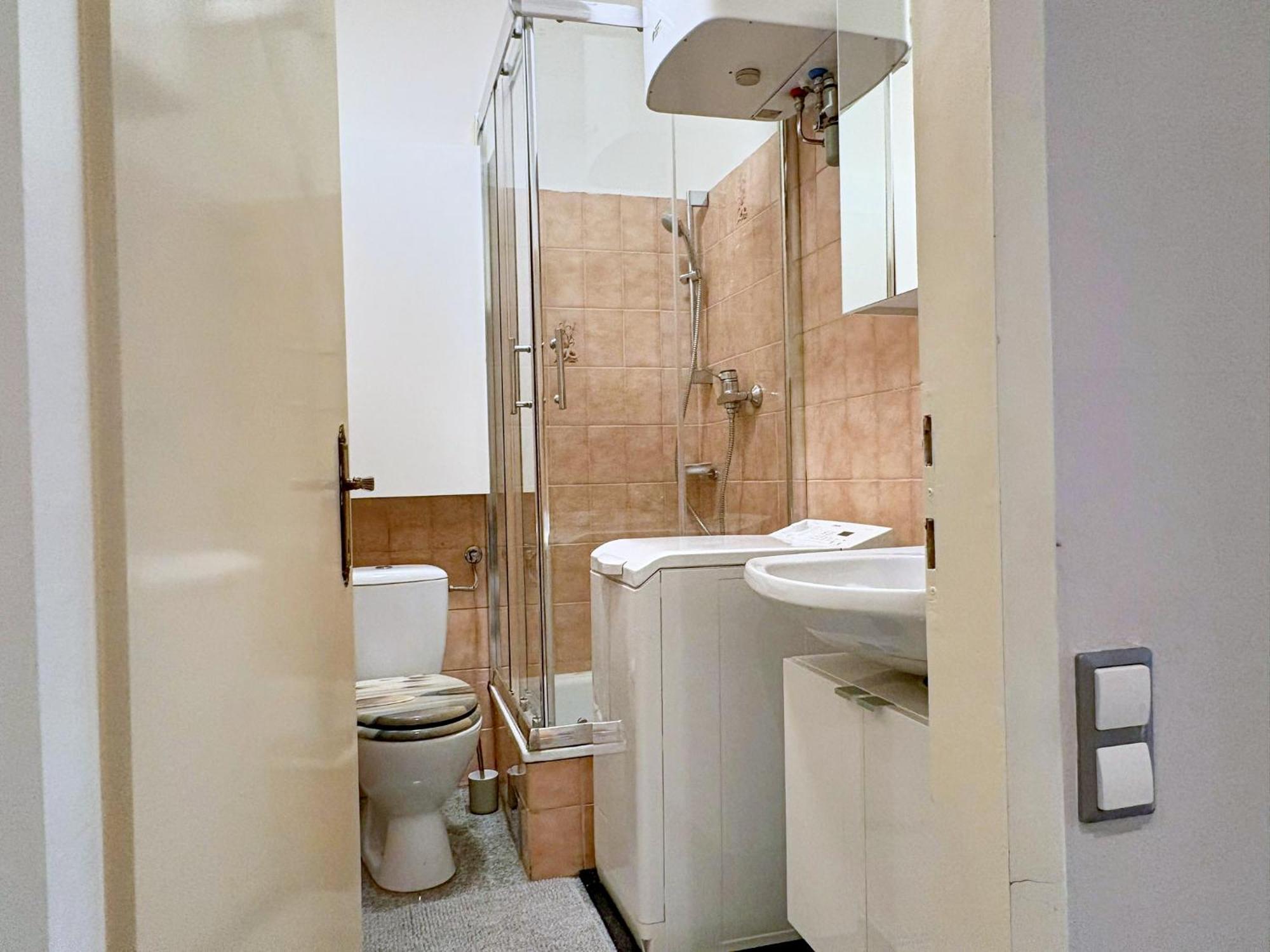 Spacious And Near Metro I Close To Parks I Akh Apartment Vienna Luaran gambar